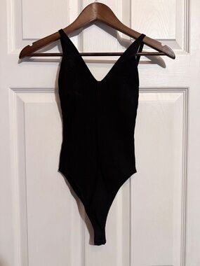 Princess Polly Black Ribbed V-Neck Bodysuit